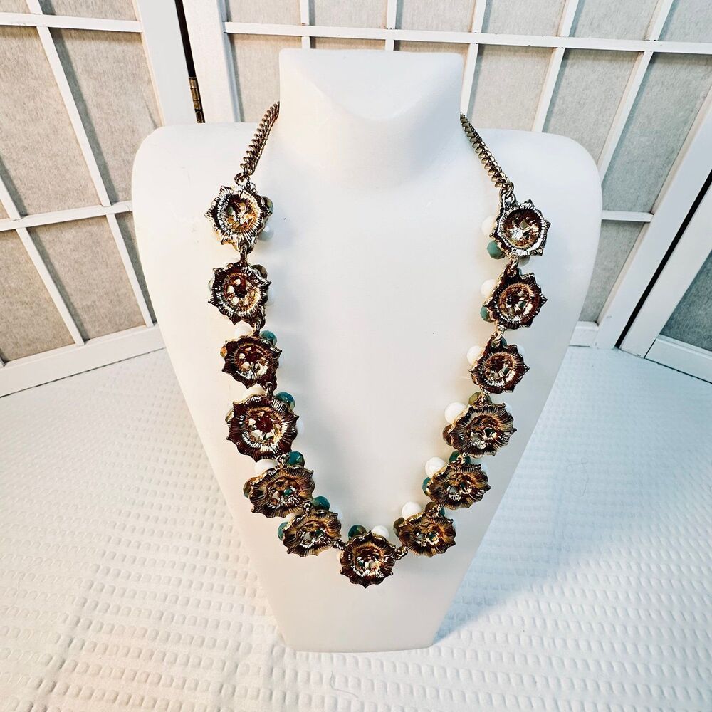 Beautiful Beaded Rhinestones Statement Necklace - Picture 7 of 8